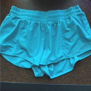 Lululemon Electric Turquoise Hotty Hot LR 2.5 size 8